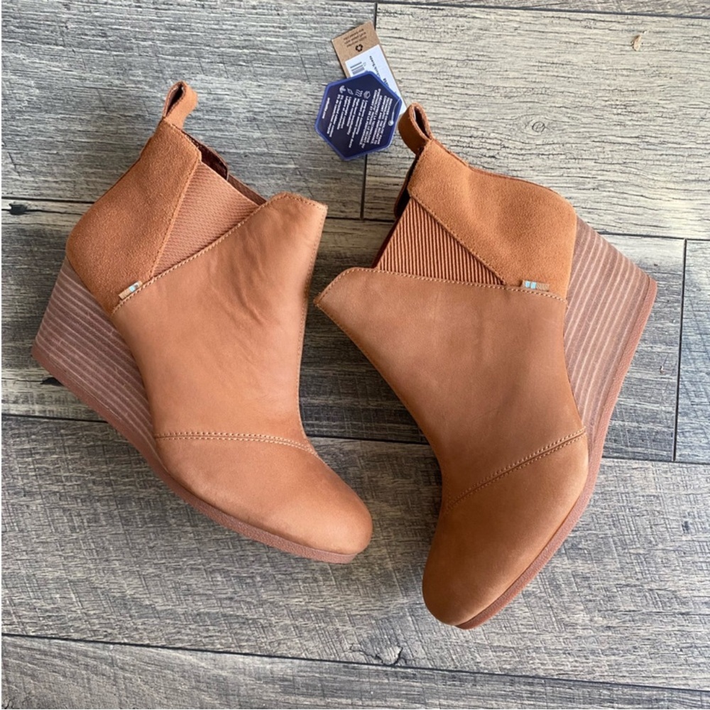 NWT Toms Suede Booties Kelsey Tan Oiled Nubuck Leather Wedges Classic Size 11